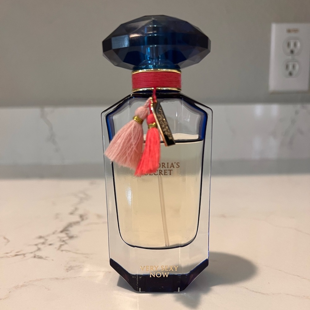 Victoria’s Secret Very Sexy Now Perfume, Eau De Parfum, 50 ml/ 1.7 fl oz